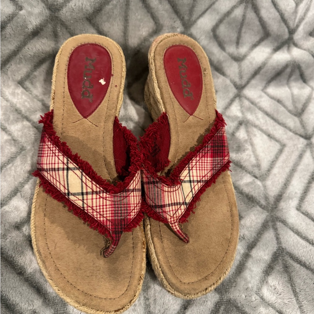 Mudd Red and Tan Plaid Sandals